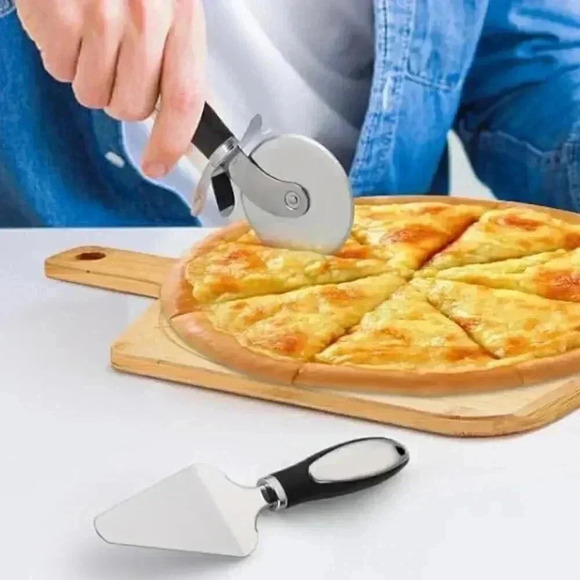 Pizza Cutting Wheel and Pizza Shovel - Picture 1 of 4